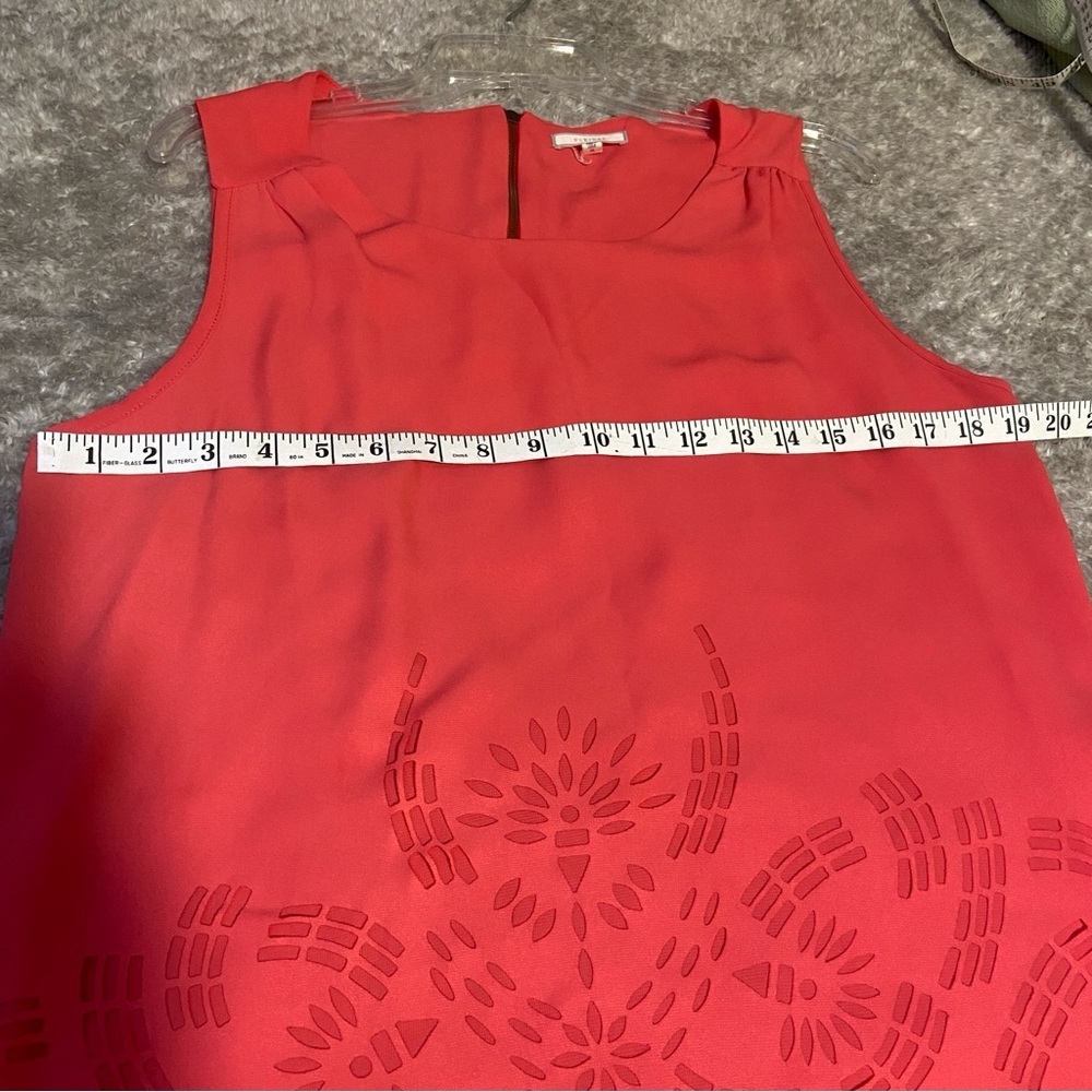 Pleione Coral Sleeveless Blouse with Cut-Out Design - Picture 8 of 9